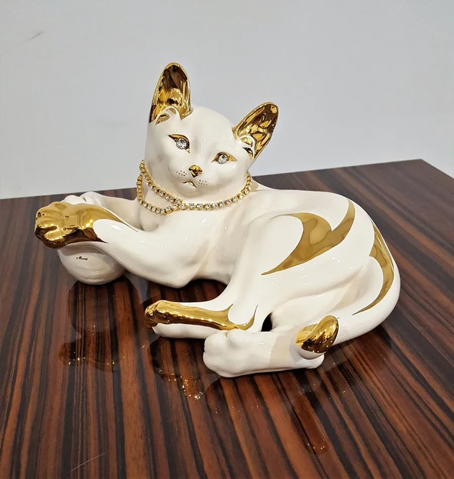 obrazek 4 Ceramiczny kot z piłką