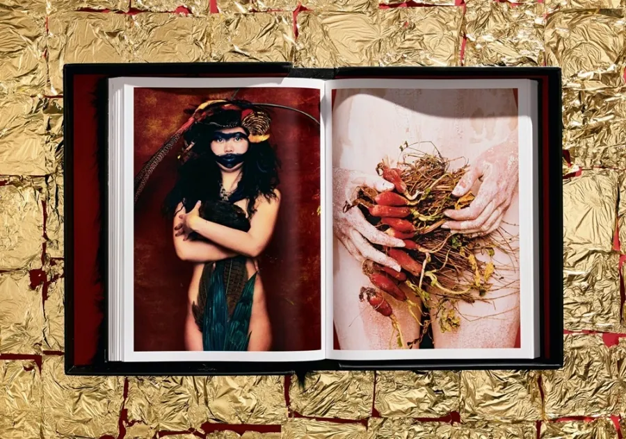obrazek 18 Książka Albert Watson. Kaos, Art Edition No. 151–200 ‘Kate Moss, Marrakech, 1993’ - Taschen