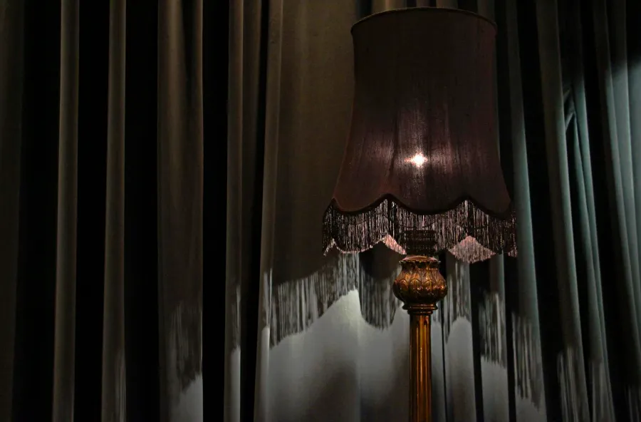 obrazek 10 Elegancka ręcznie rzeźbiona lampa podłogowa