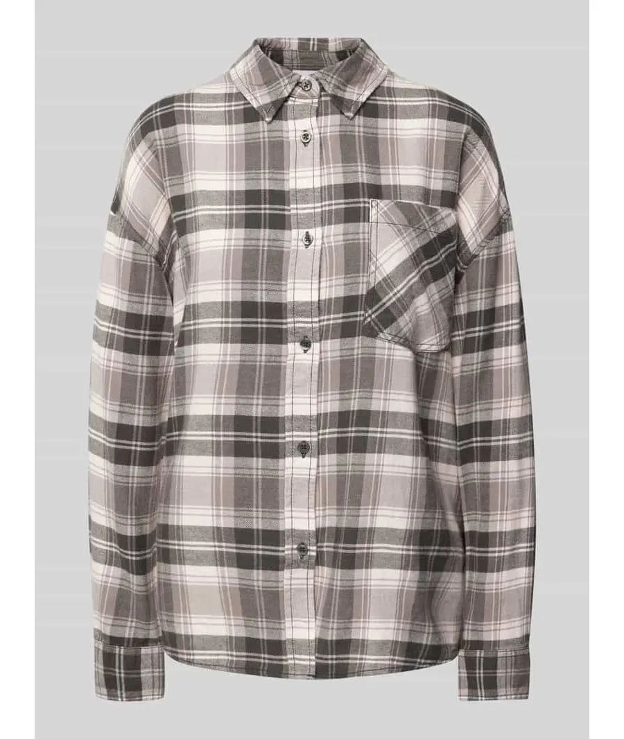 obrazek 1 Bluzka flanelowa o kroju regular fit z kieszenią na piersi