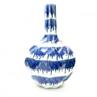 Zdjęcie Kremowy ceramiczny wazon z niebieskimi kółkami - idealny na prezent dla wyjątkowej osoby