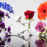 Picture A luxurious monkey statuette with a flower bottle - perfect for a corporate anniversary