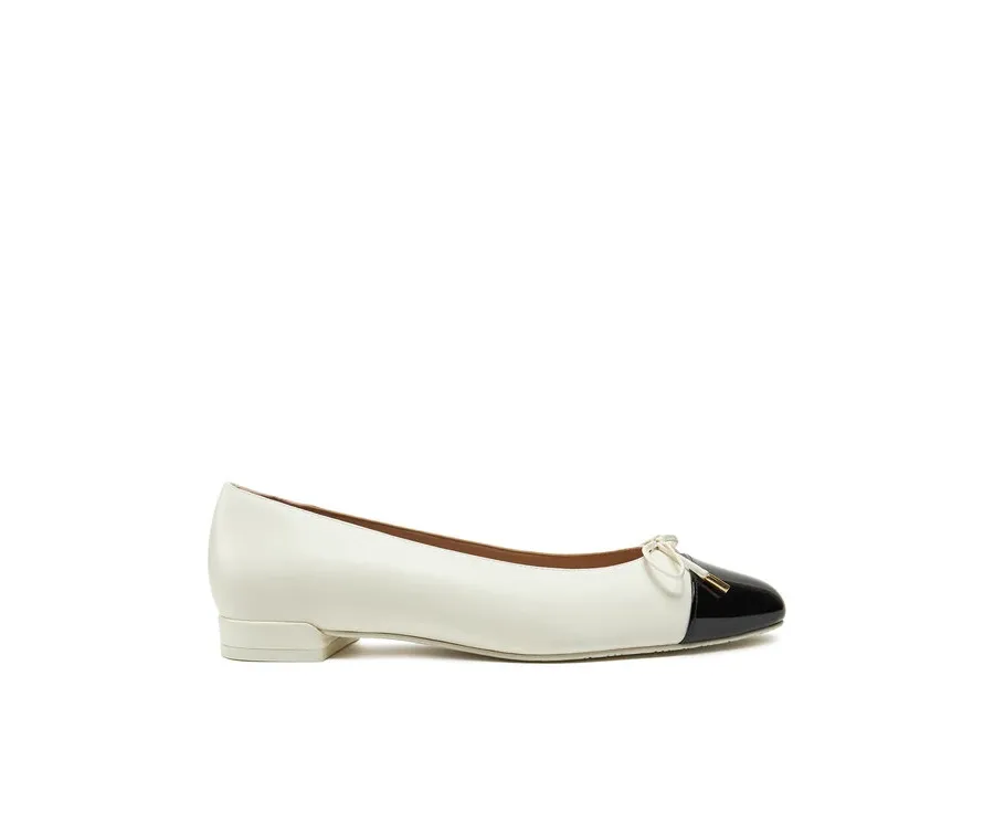 obrazek 1 Stuart Weitzman Baleriny Sleek Bow Flat SG888 Écru