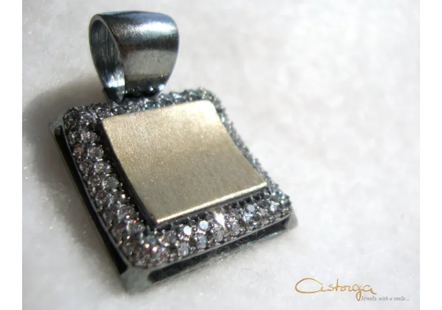 picture 2 Beautiful, modern pendant made of gold and silver