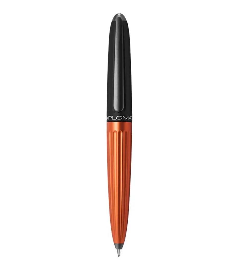 obrazek 1 Czarno-pomarańczowy ołówek mechaniczny 0,7 mm