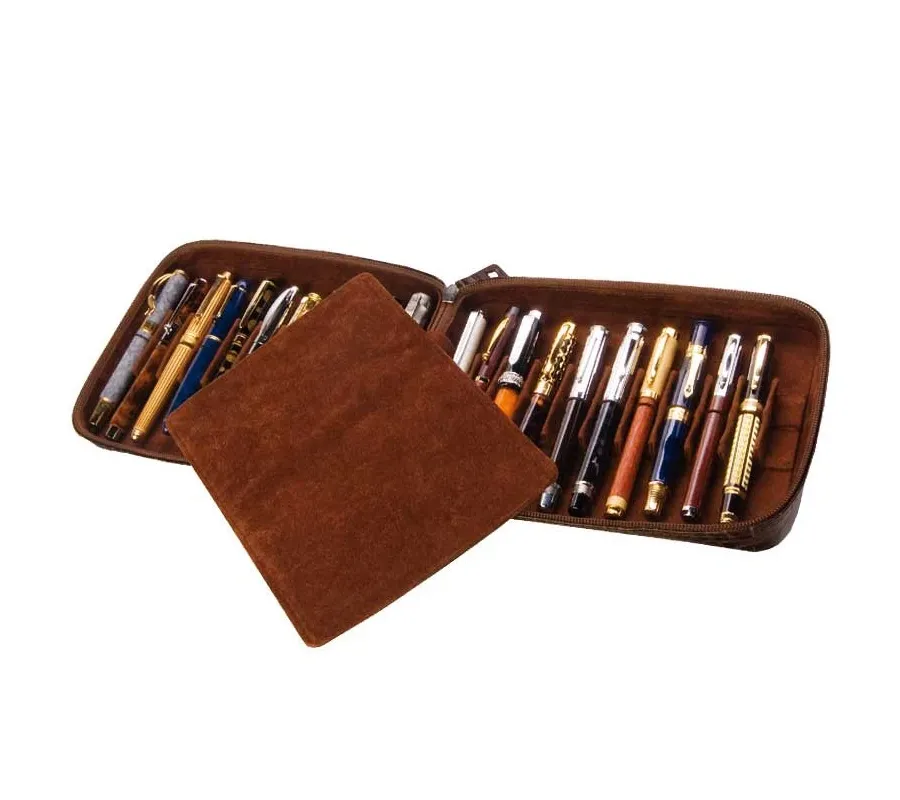 picture 2 Beautiful leather case for 22 feathers - Absolute Breton
