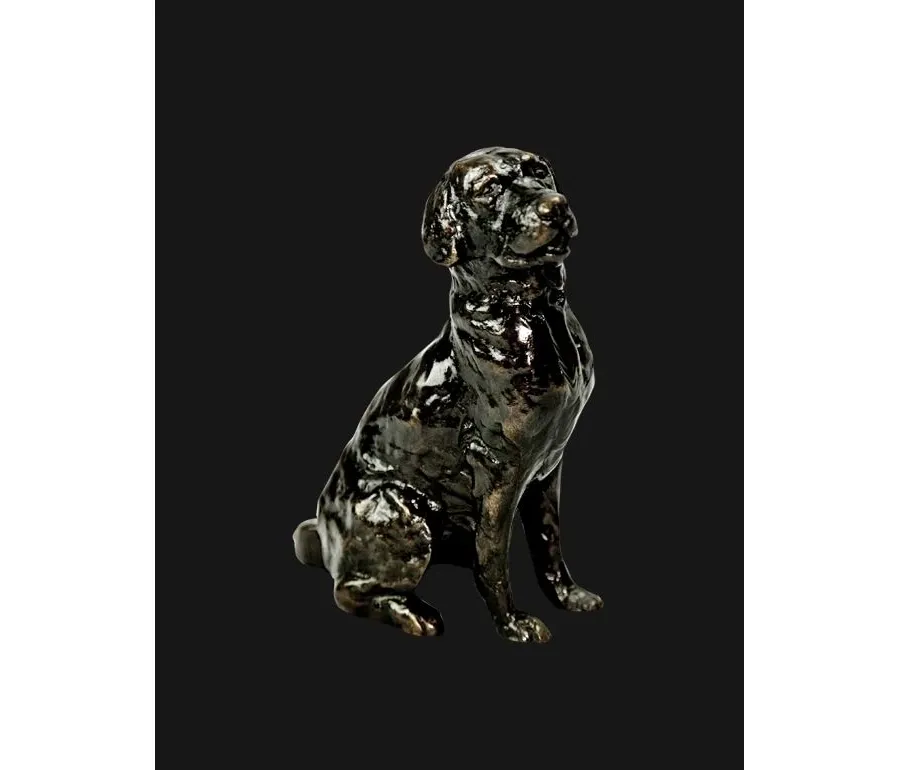 obrazek 1 Figura siedzącego Labradora