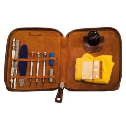Zdjęcie Pełny zestaw do pielęgnacji zegarków w skórzanym pokrowcu