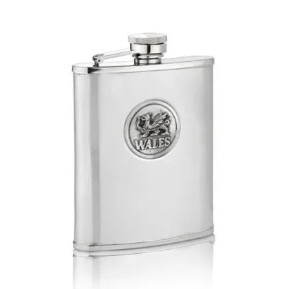 Zdjęcie Wyjątkowa piersiówka z walijskim smokiem i napisem „Walia” – prezent dla niego