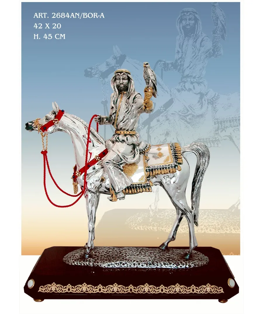 obrazek 1 Wystawna figura jeźdzca na koniu