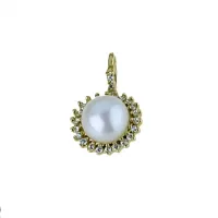Picture Italian stylish pendant with an 8mm pearl.