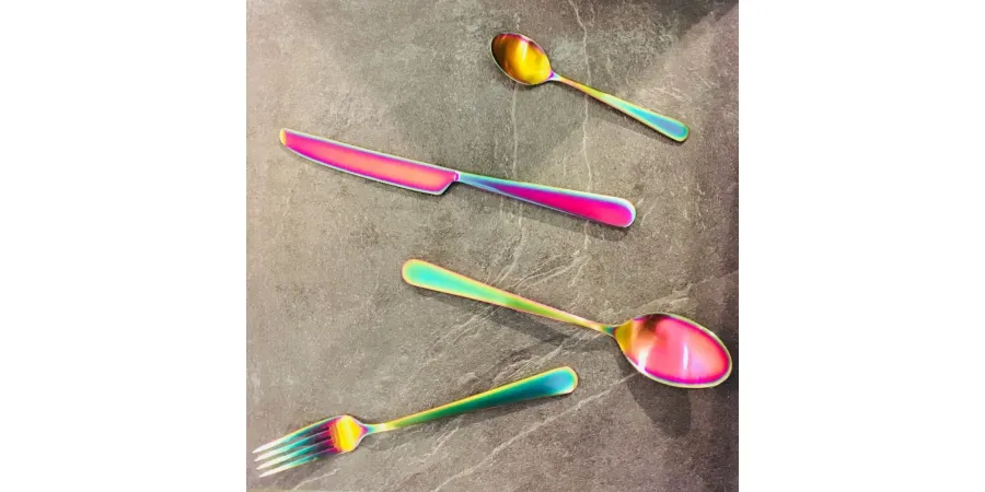 obrazek 2 Designerski włoski 24-elementowy zestaw sztućców Stoccolma Rainbow Ice