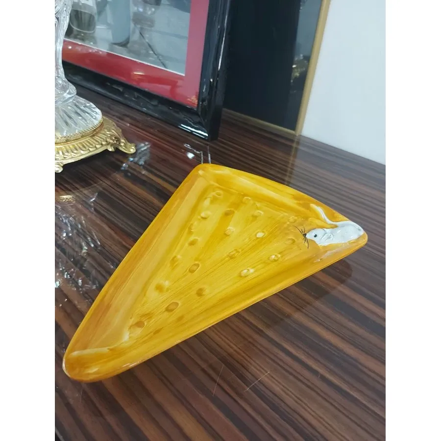 obrazek 1 Trójkątny oryginalny talerz ze zdobieniem w kształcie myszki - Le Ceramiche