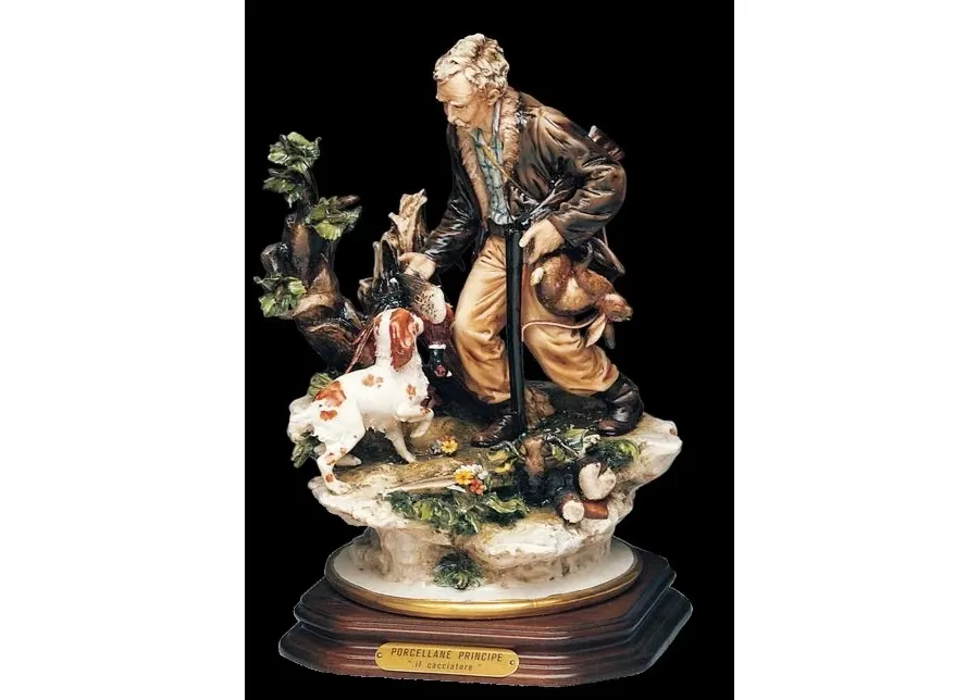 obrazek 1 Porcelanowa statuetka łowcy