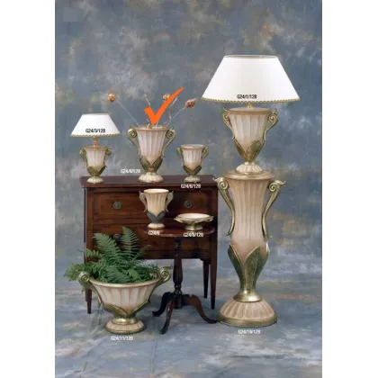 Zdjęcie Luksusowy ceramiczny wazon zdobiony liśćmi