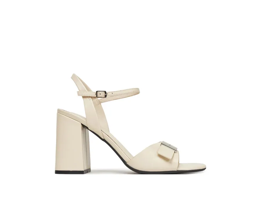 obrazek 1 Calvin Klein Sandały Heel Sandal 85 W/Ck Hw - Lth HW0HW02485 Écru