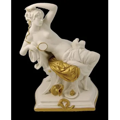 Zdjęcie Porcelanowa kobieta z rana