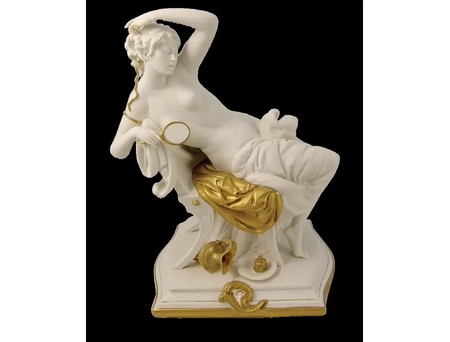 obrazek 1 Porcelanowa kobieta z rana