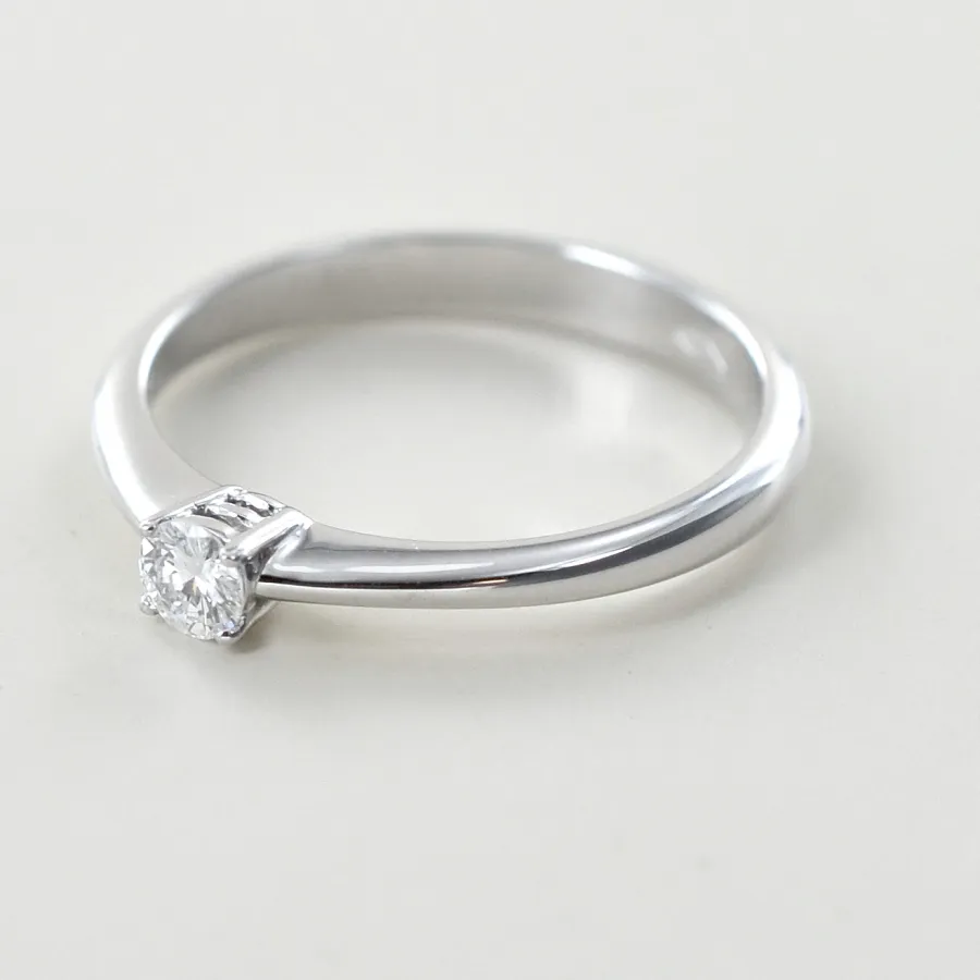 obrazek 6 Średni pierścionek Solitaire z diamentem 0,15 karata