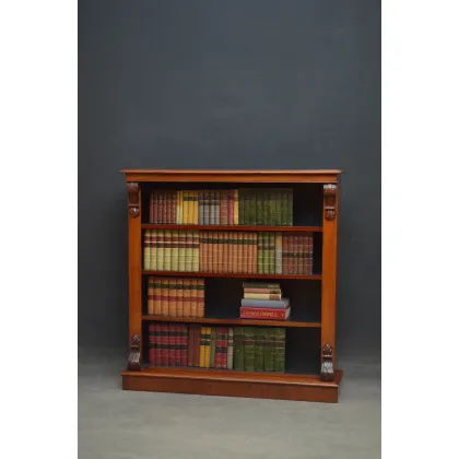 Zdjęcie Antyczny otwarty regał na książki po renowacji