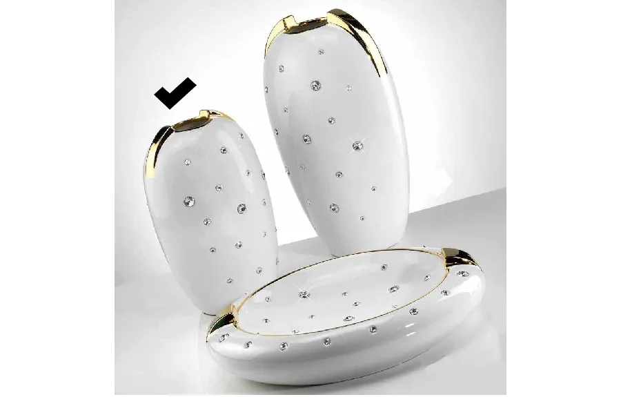 picture 1 Stylish white vase with ornaments - Bruno Costenaro