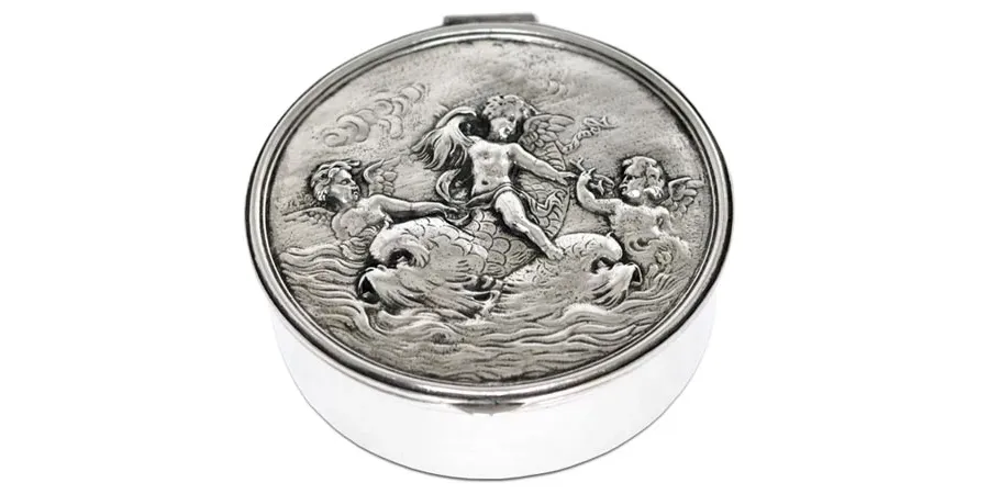 obrazek 2 Puzderko zdobione cherubinami i delfinami