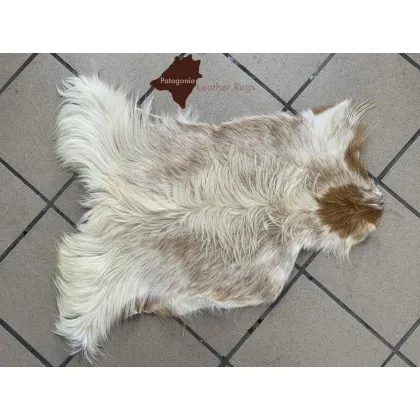 Zdjęcie Fantastyczny dywan skórzany od szwajcarskiej marki