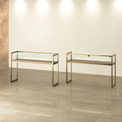 Zdjęcie Unikalna długa witryna sklepowa