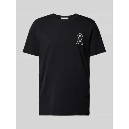 Zdjęcie T-shirt z prążkowanym, okrągłym dekoltem model ‘AADONI’