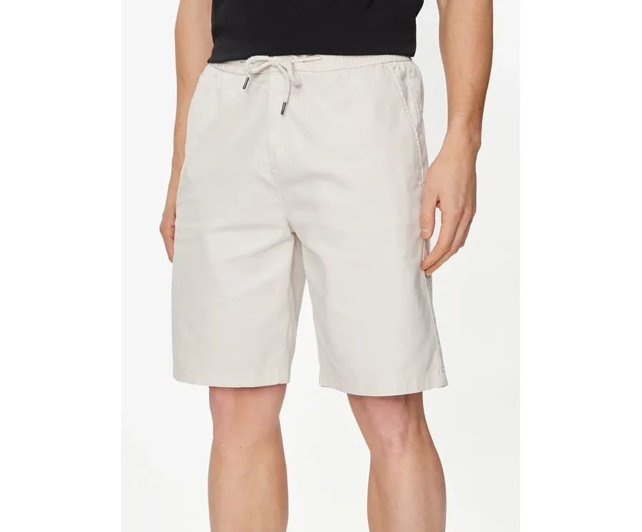 obrazek 1 Guess Szorty materiałowe Mick M4GD02 WFBXA Écru Regular Fit
