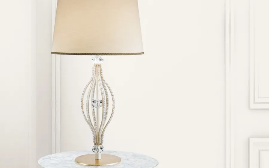 obrazek 1 Gustowna, wysoka lampa do eleganckiego salonu