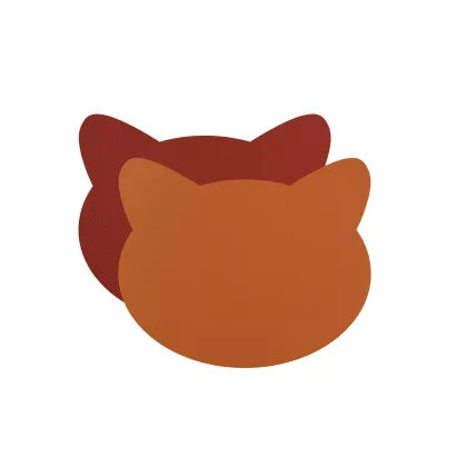 Zdjęcie Skórzana podkładka na stół - głowa kota w kolorze bursztynowym i bordowym