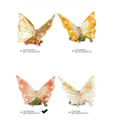 Picture A beautiful pink butterfly on a flower - Valle d'oro Patchi