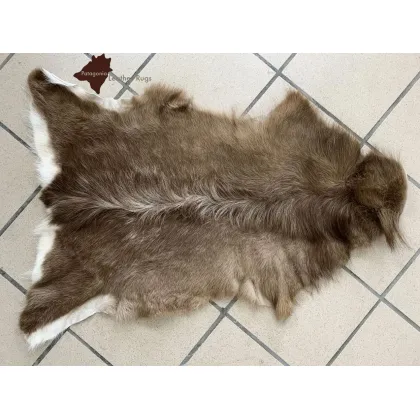 Zdjęcie Wyjątkowy dywan skórzany do sypialni lub salonu