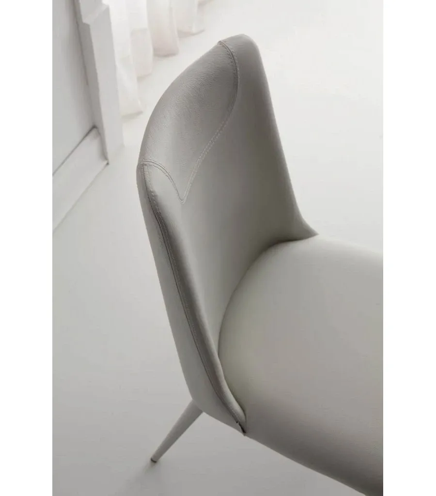 obrazek 9 Bardzo eleganckie, stylowe, wytworne krzesła ze skórzanym obiciem do salonu