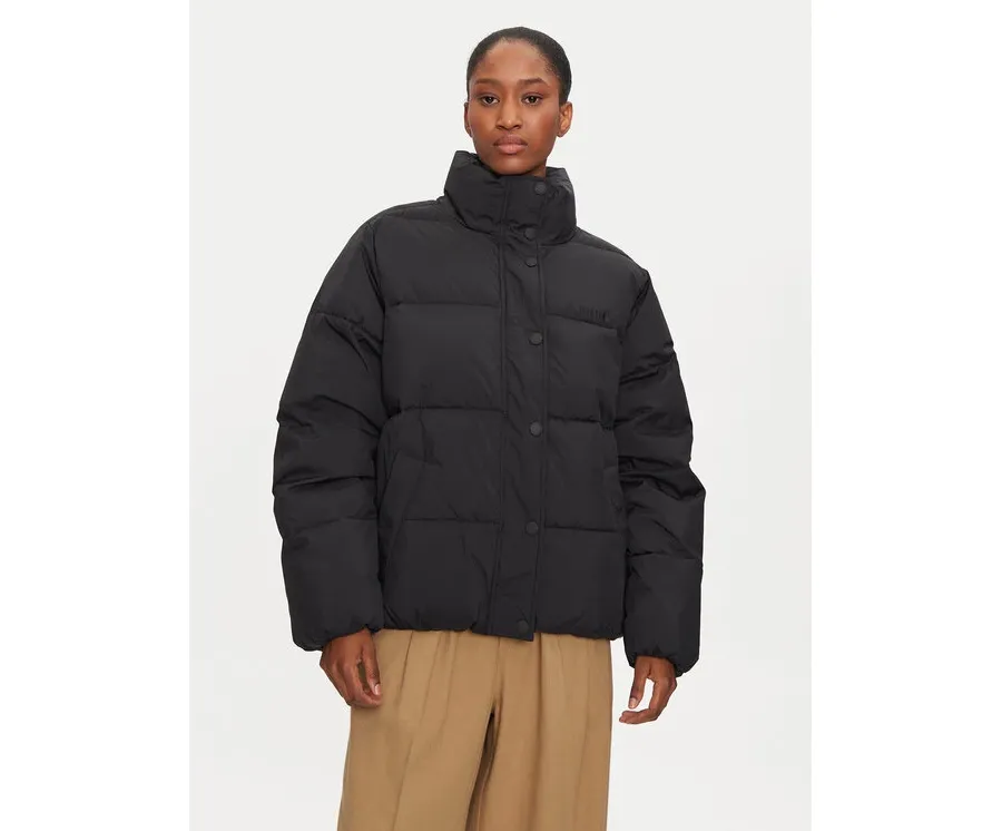 obrazek 1 Mustang Kurtka zimowa Gillian 1015440 Czarny Relaxed Fit