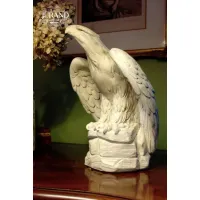 Zdjęcie Klasyczna figurka sokoła