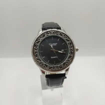 Zdjęcie Stylowy klasyczny męski zegarek z pewteru