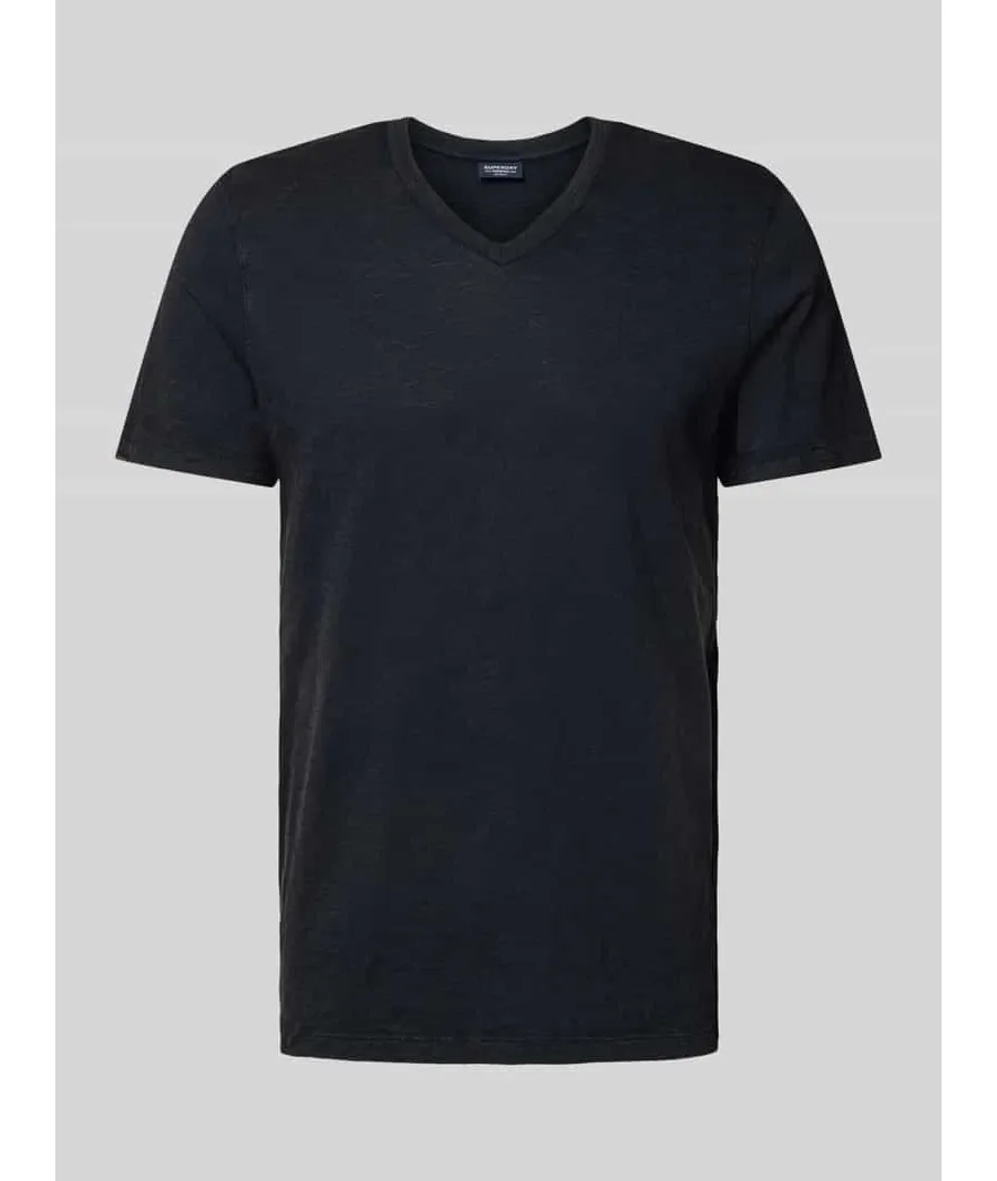 obrazek 1 T-shirt z dekoltem w serek