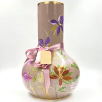 Picture An exclusive vase with a beautiful floral motif - a luxurious gift for someone special