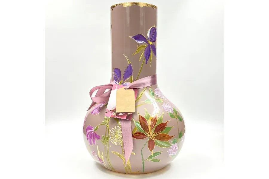obrazek 1 Ekskluzywny wazon z pięknym kwiatowym motywem - luksusowy upominek dla kogoś wyjątkowego