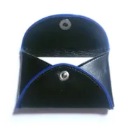 Zdjęcie Zamykane etui na wizytowniki z firmowym logotypem