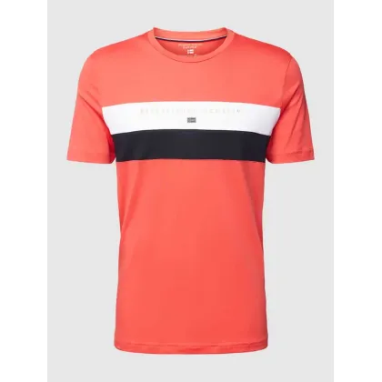 Zdjęcie T-shirt z paskami w kontrastowym kolorze