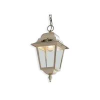 Zdjęcie Piękna włoska zewnętrzna lampa wisząca w stylu klasycznym