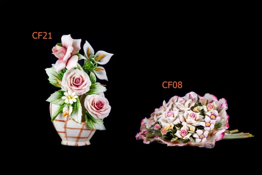 obrazek 1 Dekoracyjna porcelanowa ozdoba do salonu - kwiaty