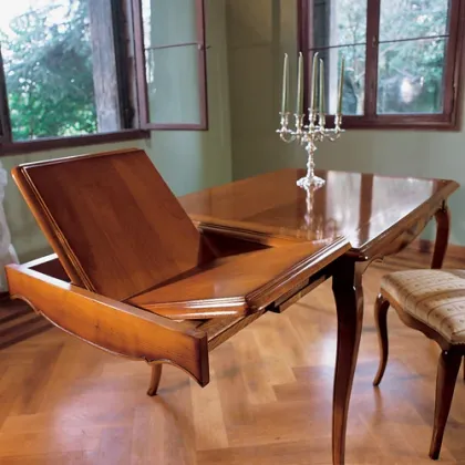 Zdjęcie Prowansalski rozkładany stół z drewna litego