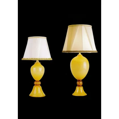 Zdjęcie Genialna lampa biurowa wykonana ze szkła