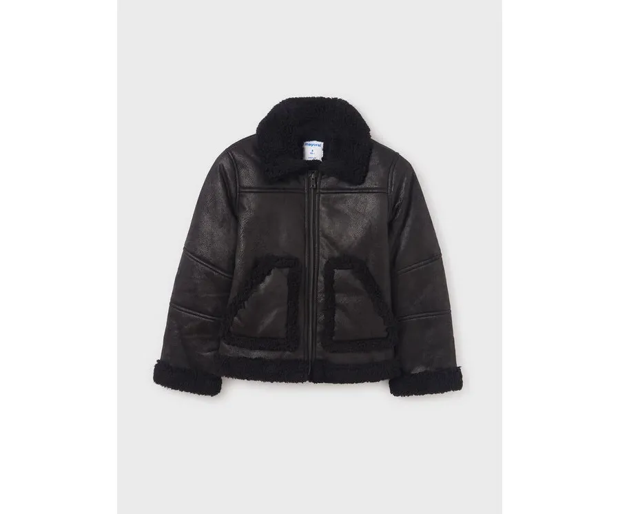 obrazek 1 Mayoral Kożuch 7.411 Czarny Regular Fit