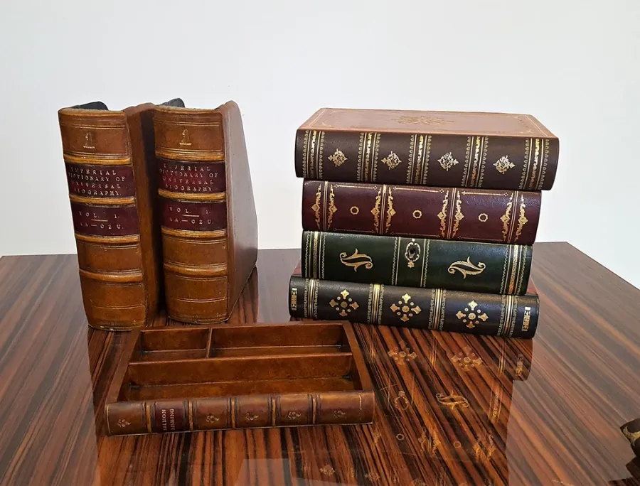 picture 2 Luxurious tool set for the desk by The Original Book Works