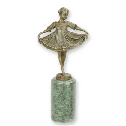 Zdjęcie Wyjątkowa rzeźba zwana Lilli wykonana z brązu